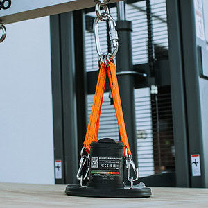 GRABO U-Hoist Lifting Bar — official product and application image 11. Refer to the listed package contents for included components.